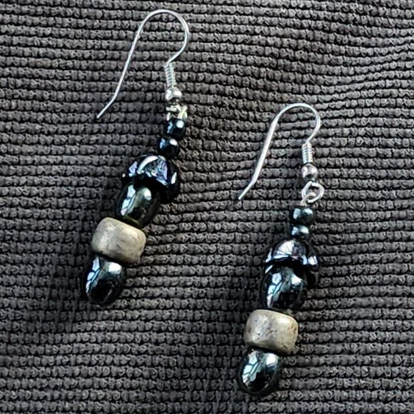 Vintage Etsy Blue/Black Iridescent Beaded Drop Dangle Earrings - Picture 4 of 12